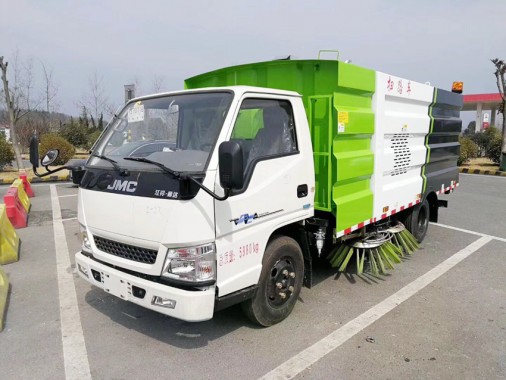 江鈴3360掃路車(chē)  5.5方